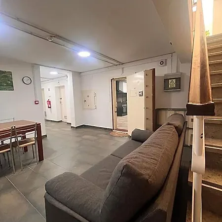 The Vault Hostal