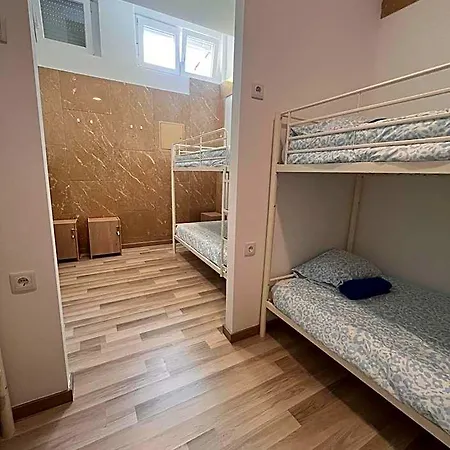 Hostal The Vault *
