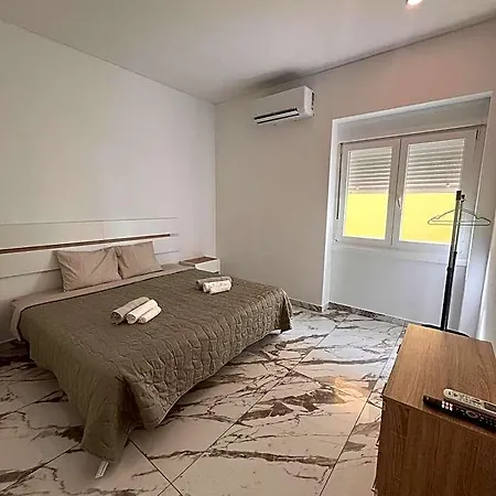 Hotel The Vault